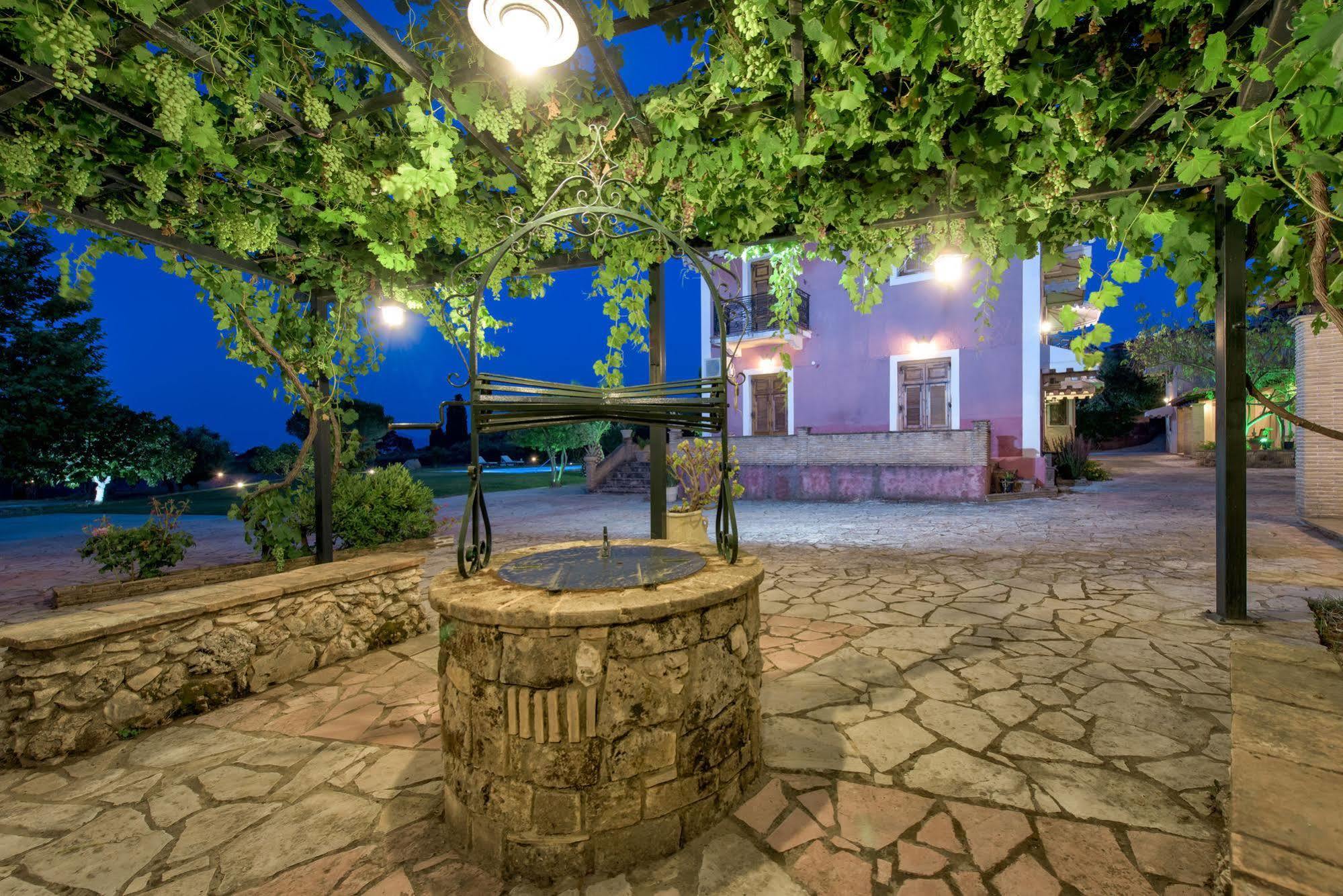 הוילה Agios Dimitrios  Sarakino House Of Literature מראה חיצוני תמונה